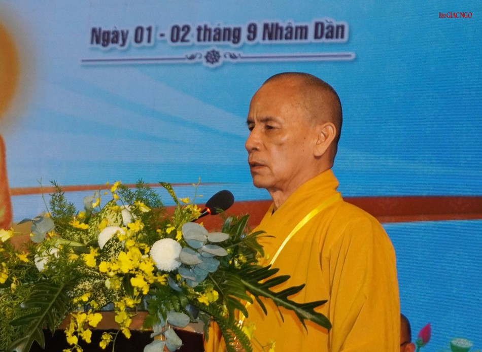 Hòa thượng Thích Thiện Thống ban đạo từ
