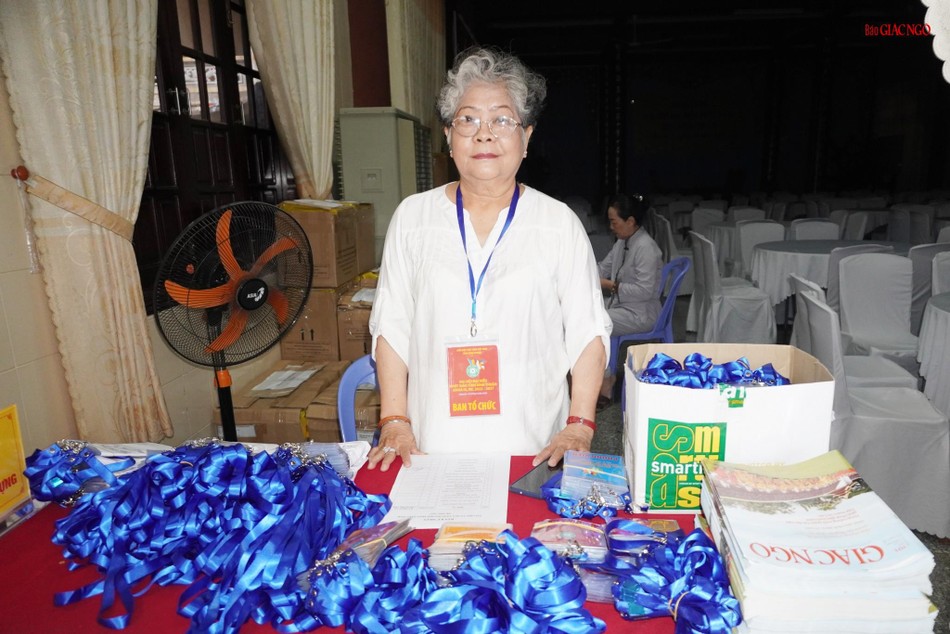 Nơi nhận thẻ đeo và văn kiện đại hội Nơi nhận thẻ đeo và văn kiện đại hội