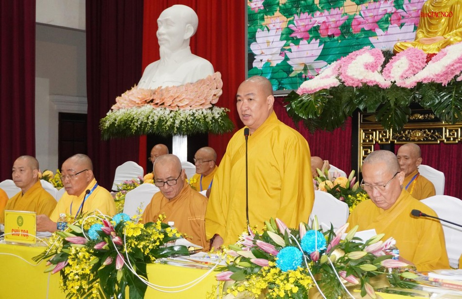 Thượng tọa Thích Phước Nguyên chủ tọa