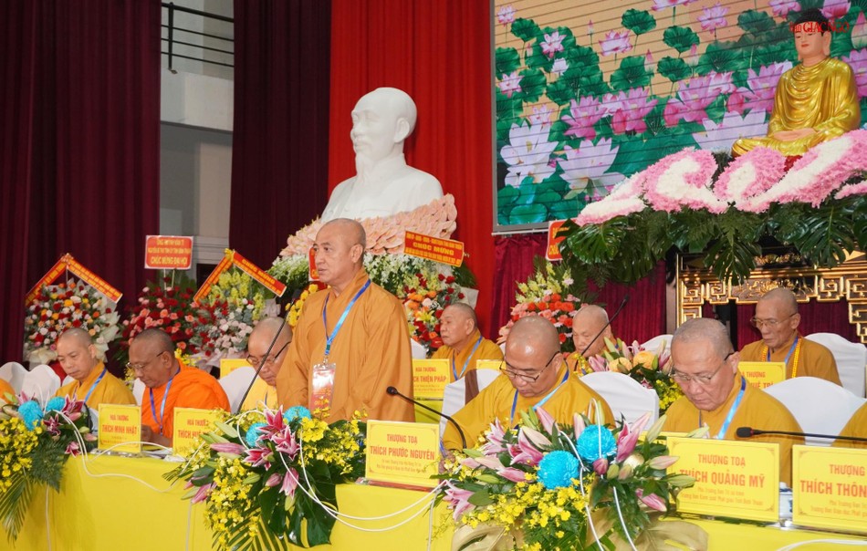 Hòa thượng Thích Huệ Thông chủ tọa