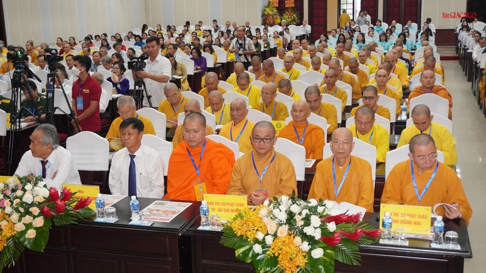 Chư tôn đức tỉnh thành lân cận