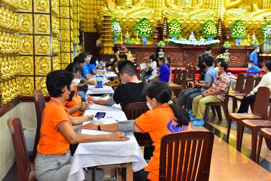 Kiểm tra sức khỏe trước khi hiến máu Kiểm tra sức khỏe trước khi hiến máu