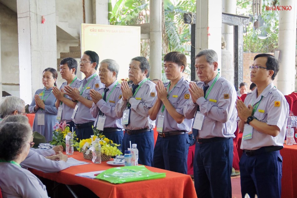 Thành viên Phân ban Gia đình Phật tử TP.HCM nhiệm kỳ X ra mắt và nhận nhiệm vụ Thành viên Phân ban Gia đình Phật tử TP.HCM nhiệm kỳ X ra mắt và nhận nhiệm vụ