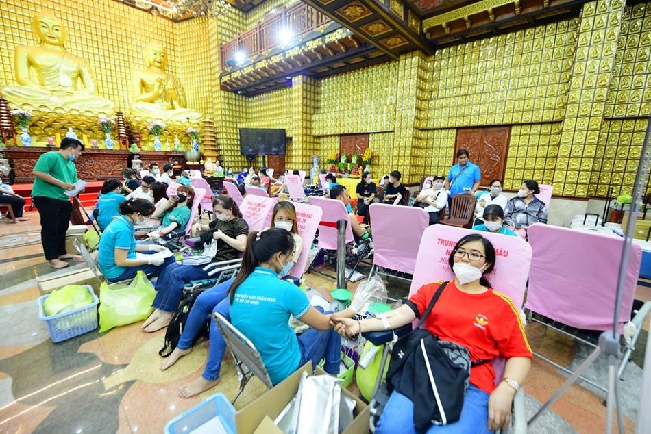 Có 316 đơn vị máu được hiến tặng tại chùa Giác Ngộ sáng 5-11