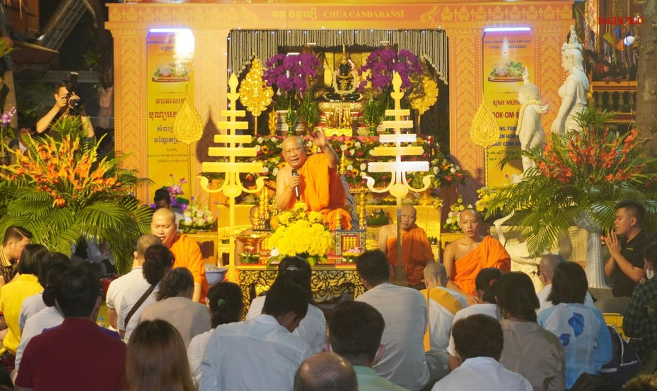 Nghi lễ chúc lành đến Phật tử