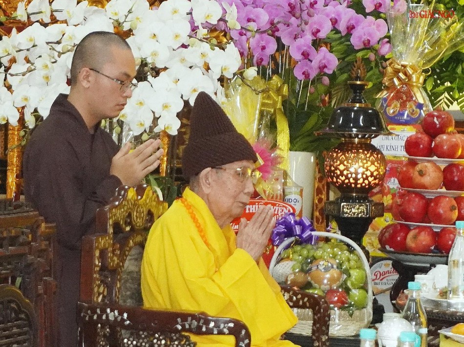 Trưởng lão Hòa thượng Thích Đức Nghiệp, Phó Pháp chủ GHPGVN, Trưởng môn phái tổ đình Vĩnh Nghiêm tưởng niệm tại tổ đình Vĩnh Nghiêm - Q.3, ngày 12-11 Trưởng lão Hòa thượng Thích Đức Nghiệp, Phó Pháp chủ GHPGVN, Trưởng môn phái tổ đình Vĩnh Nghiêm tưởng niệm tại tổ đình Vĩnh Nghiêm - Q.3, ngày 12-11