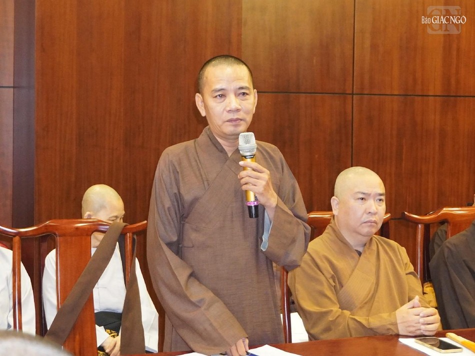 Thượng tọa Thích Minh Nhựt báo cáo công tác Phật sự năm 2022