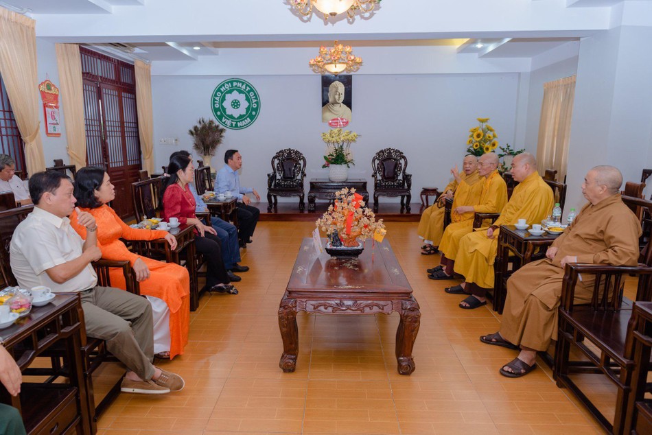 Đoàn thăm và chúc mừng tại Văn phòng II Trung ương Đoàn thăm và chúc mừng tại Văn phòng II Trung ương