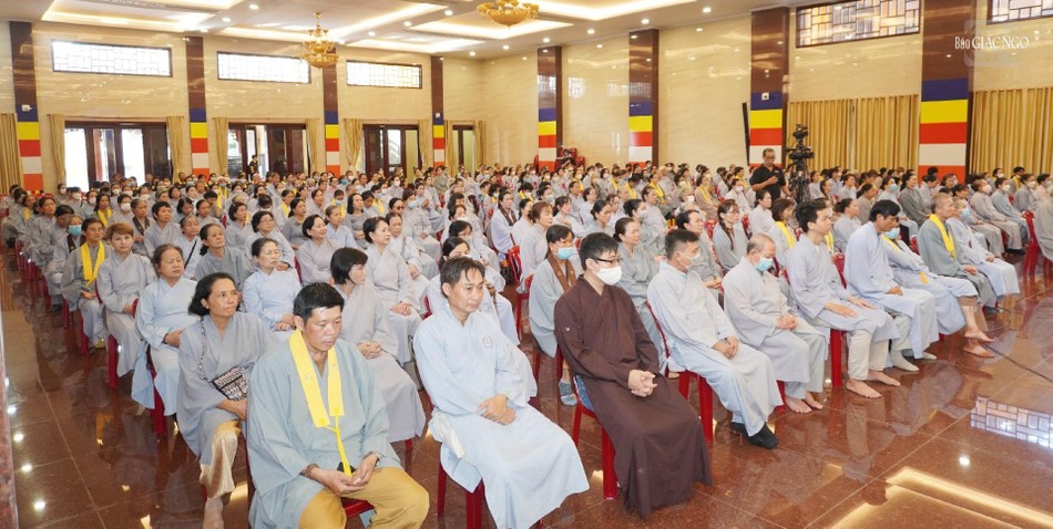 Sau thời gian tạm dừng do dịch bệnh đến nay khóa tu Ngày an lạc được mở lại tại Việt Nam Quốc Tự Sau thời gian tạm dừng do dịch bệnh đến nay khóa tu Ngày an lạc được mở lại tại Việt Nam Quốc Tự