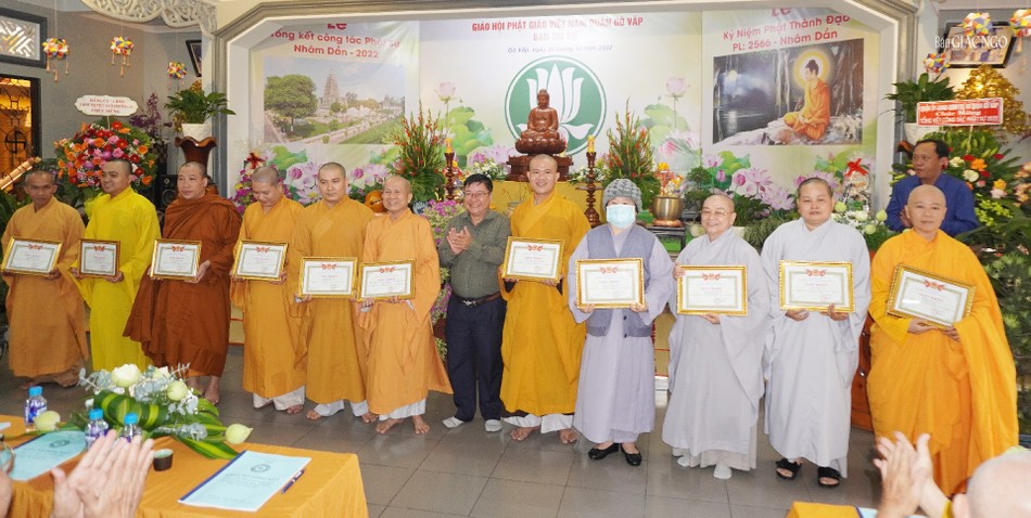 Tăng Ni Phật giáo quận nhận giấy khen của Ủy ban MTTQVN quận Gò Vấp Tăng Ni Phật giáo quận nhận giấy khen của Ủy ban MTTQVN quận Gò Vấp