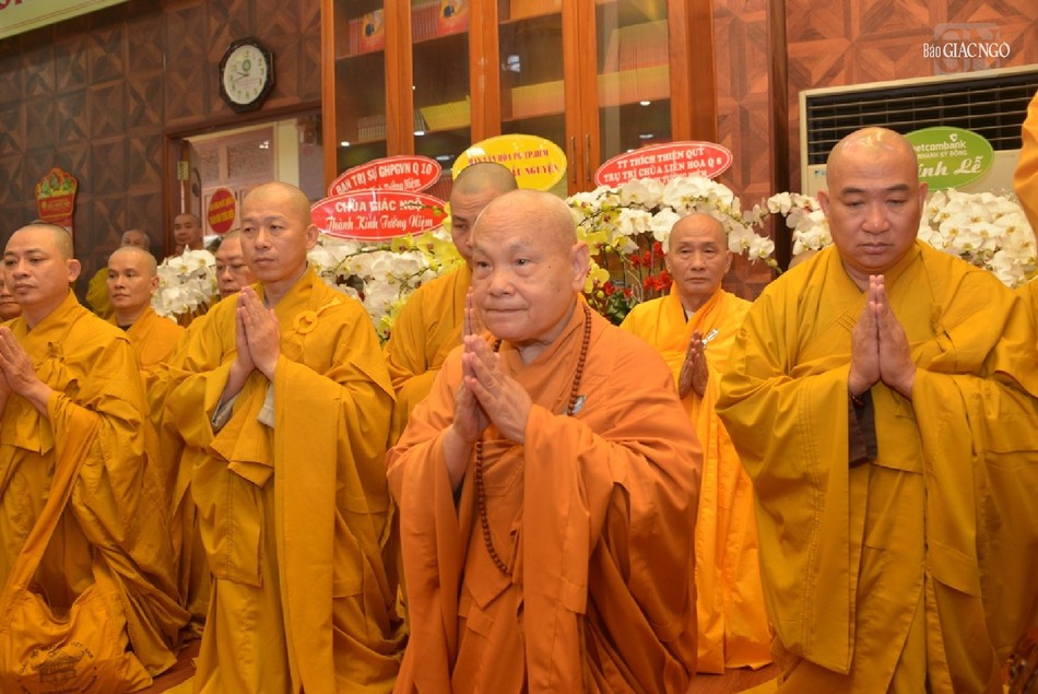 Hòa thượng Thích Thiện Nhơn, Chủ tịch Hội đồng Trị sự GHPGVN, cùng chư tôn đức môn đồ đệ tử của cố Trưởng lão Hòa thượng Thích Thiện Từ Hòa thượng Thích Thiện Nhơn, Chủ tịch Hội đồng Trị sự GHPGVN, cùng chư tôn đức môn đồ đệ tử của cố Trưởng lão Hòa thượng Thích Thiện Từ