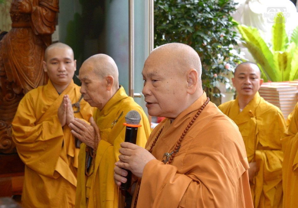 Hòa thượng Thích Thiện Nhơn cung tuyên tiểu sử Trưởng lão Hòa thượng Thích Thiện Từ Hòa thượng Thích Thiện Nhơn cung tuyên tiểu sử Trưởng lão Hòa thượng Thích Thiện Từ