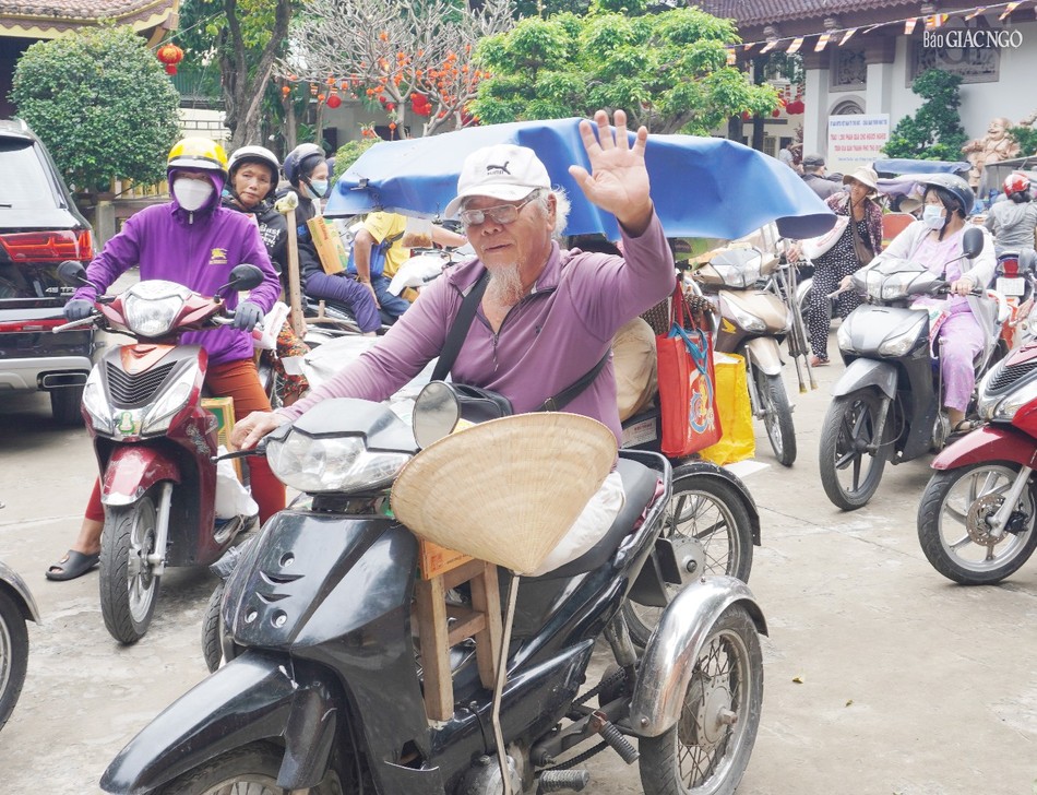 Cảm ơn sau khi nhận quà Tết Cảm ơn sau khi nhận quà Tết