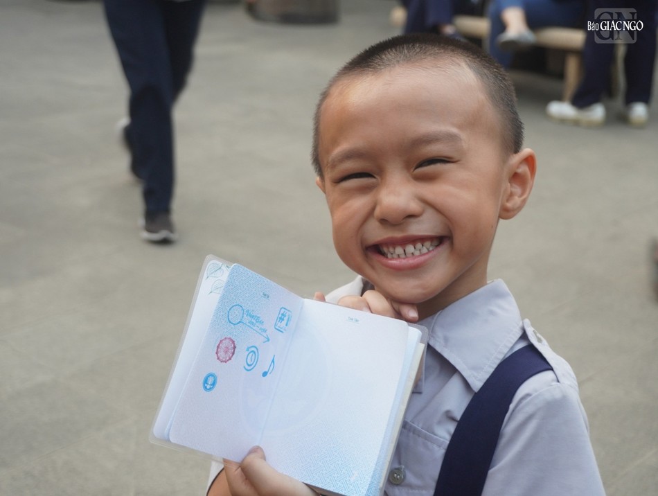 Niềm vui của em Sen non khi sổ Tinh Tấn bắt đầu có nhiều dấu ấn - Ảnh: T.Thảo Niềm vui của em Sen non khi sổ Tinh Tấn bắt đầu có nhiều dấu ấn - Ảnh: T.Thảo