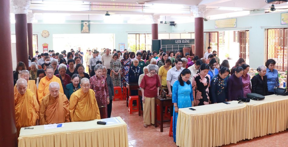 Phút tưởng niệm