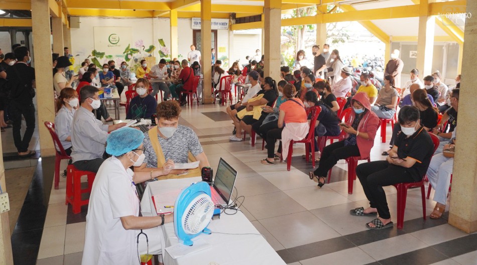 Có 110 Tăng Ni, Phật tử và người dân ở TP.HCM hiến máu nhân đạo sáng 26-2 tại tổ đình Vĩnh Nghiêm Có 110 Tăng Ni, Phật tử và người dân ở TP.HCM hiến máu nhân đạo sáng 26-2 tại tổ đình Vĩnh Nghiêm