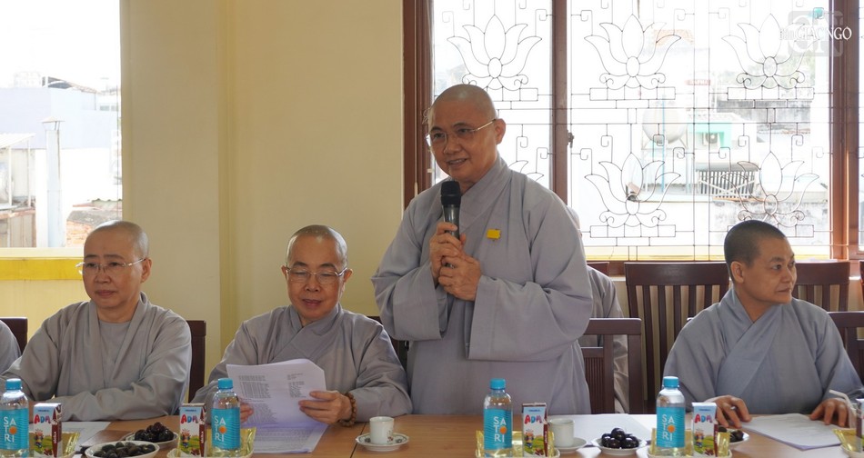 Ni trưởng Thích nữ Chúc Tường, Ủy viên Thường trực Phân ban Ni giới T.Ư đóng góp ý kiến