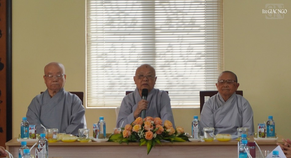 Ni trưởng Thích nữ Tịnh Nguyện đạo từ chứng minh