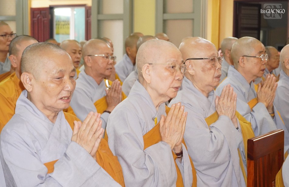 Chư tôn đức Ni trong thời khóa tưởng niệm Chư tôn đức Ni trong thời khóa tưởng niệm