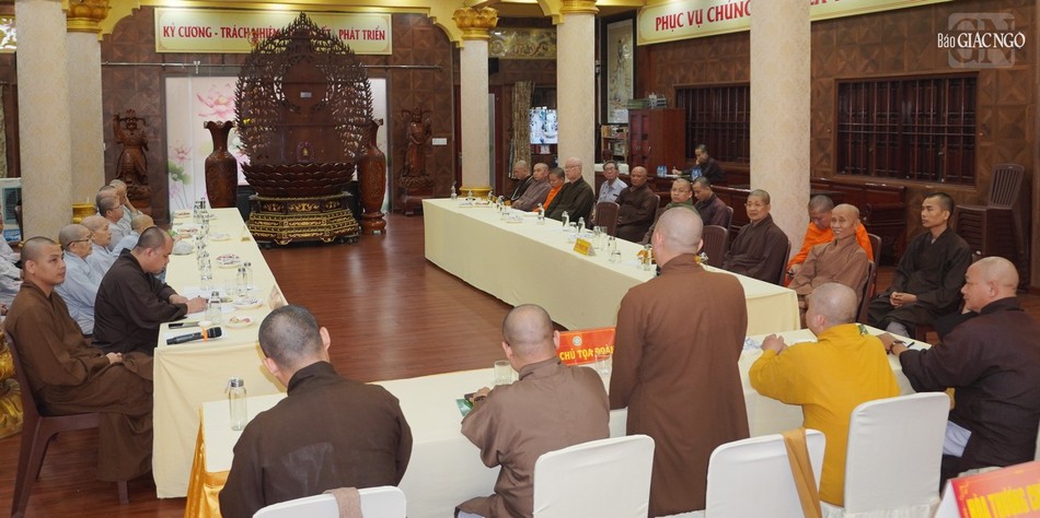 Phật giáo quận hiện có 45 tự viện, trong đó có 42 tự viện đã có quyết định bổ nhiệm trụ trì, 38 tự viện đã có giấy chứng nhận quyền sử dụng đất tôn giáo, với khoảng 568 Tăng Ni