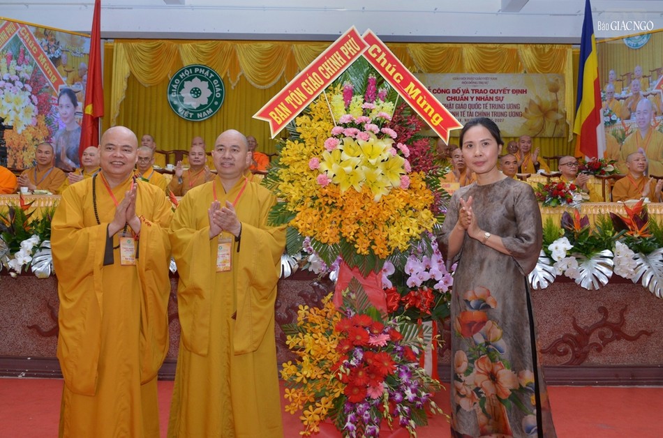 Lẵng hoa chúc mừng của Ban Tôn giáo Chính phủ