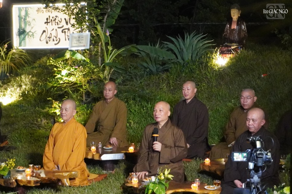 Thượng tọa Thích Chiếu Tuệ, Phó Thường trực Ban Hoằng pháp T.Ư chia sẻ trong thiền trà Thượng tọa Thích Chiếu Tuệ, Phó Thường trực Ban Hoằng pháp T.Ư chia sẻ trong thiền trà