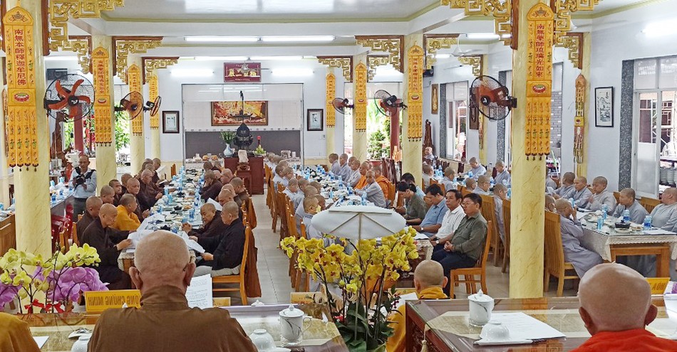 Phiên họp triển khai Phật sự - Ảnh: Q.Hạnh