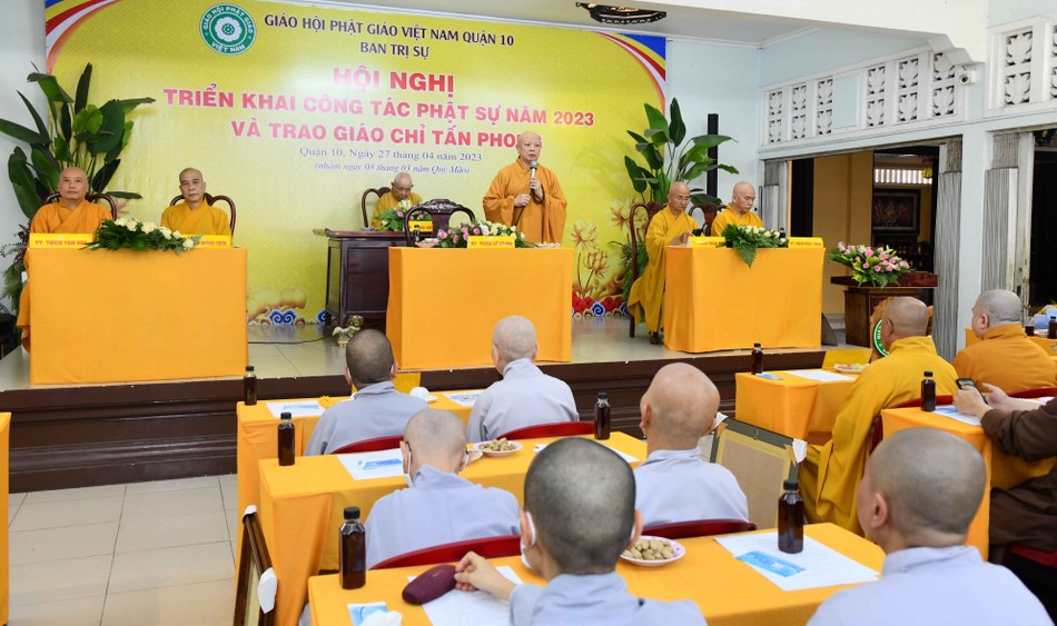 Hòa thượng Trưởng ban Trị sự GHPGVn TP.HCM ban đạo từ chứng minh Hòa thượng Trưởng ban Trị sự GHPGVn TP.HCM ban đạo từ chứng minh