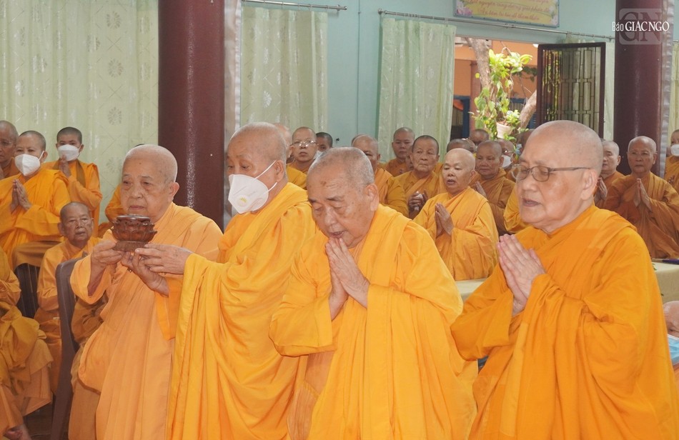 Nghi thức dâng trầm Nghi thức dâng trầm