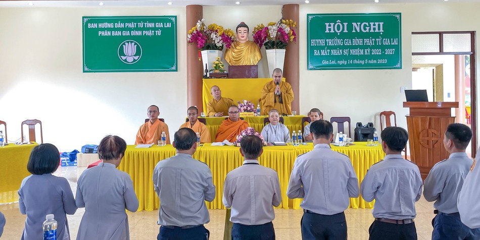 Đại đức Thích Quang Hướng sách tấn đến huynh trưởng Phân ban Gia đình Phật tử tỉnh Gia Lai Đại đức Thích Quang Hướng sách tấn đến huynh trưởng Phân ban Gia đình Phật tử tỉnh Gia Lai