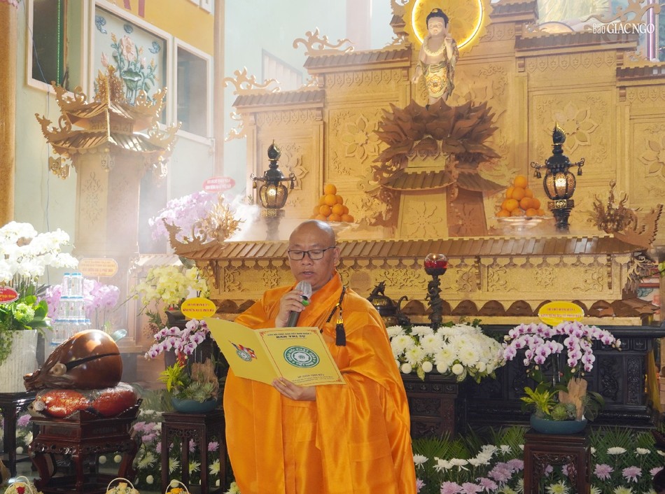 Thượng tọa Thích Minh Bảo tuyên đọc Diễn văn Phật đản Phật lịch 2567