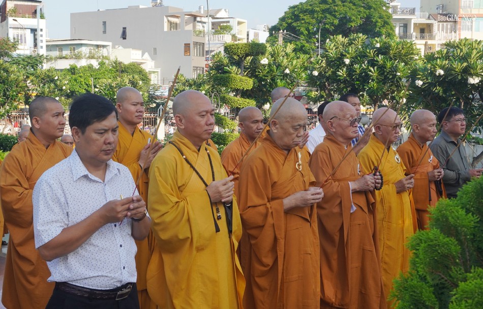 Chư tôn giáo phẩm tưởng niệm tại Đài Liệt sĩ quận Gò Vấp Chư tôn giáo phẩm tưởng niệm tại Đài Liệt sĩ quận Gò Vấp