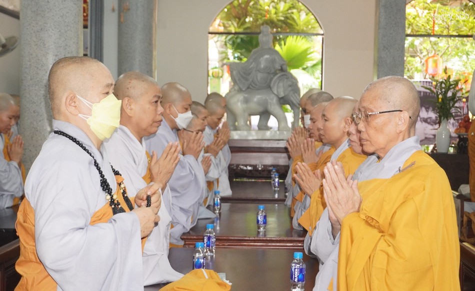 Trang nghiêm thỉnh cầu giáo giới đại Tăng Trang nghiêm thỉnh cầu giáo giới đại Tăng
