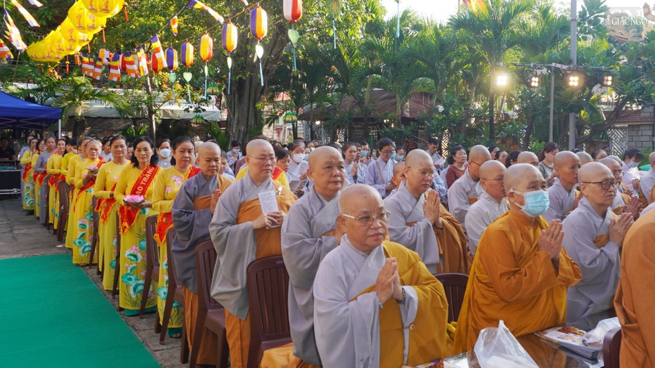 Chư Ni và Phật tử