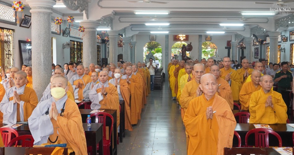 Trang nghiêm khóa lễ