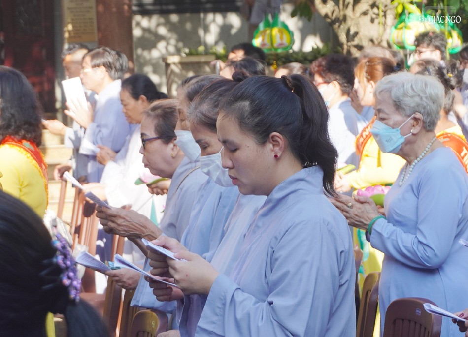 Phật tử tham dự lễ