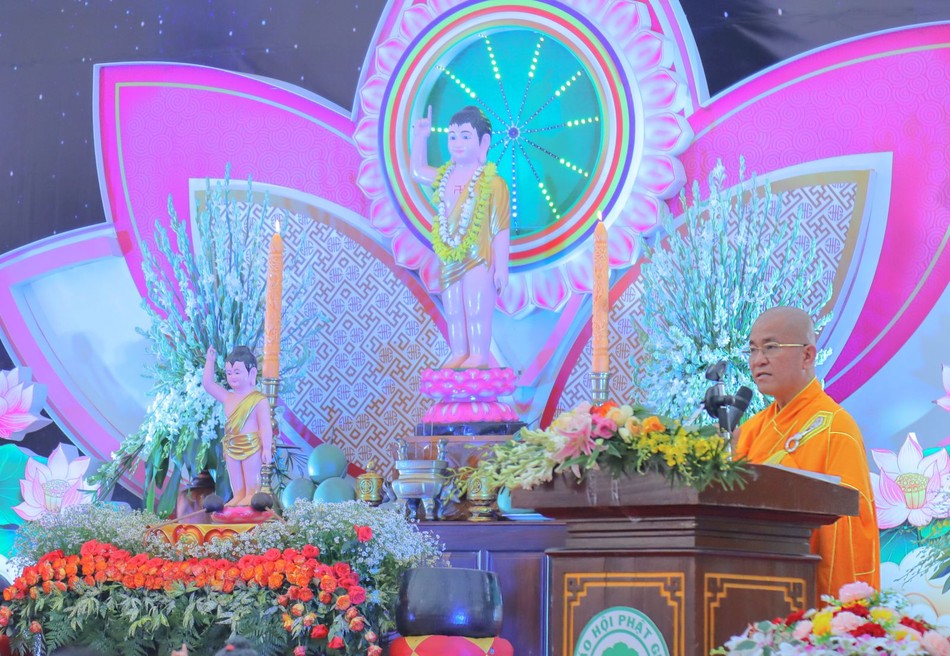 Thượng tọa Thích Quảng Hiền tuyên đọc Diễn văn Phật đản Phật lịch 2567 Thượng tọa Thích Quảng Hiền tuyên đọc Diễn văn Phật đản Phật lịch 2567