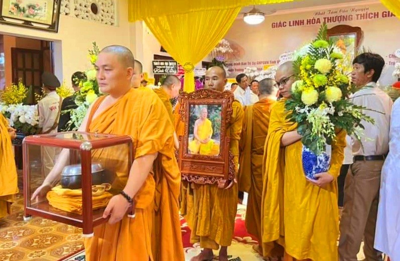 Cung thỉnh y bát, di ảnh... Cung thỉnh y bát, di ảnh...