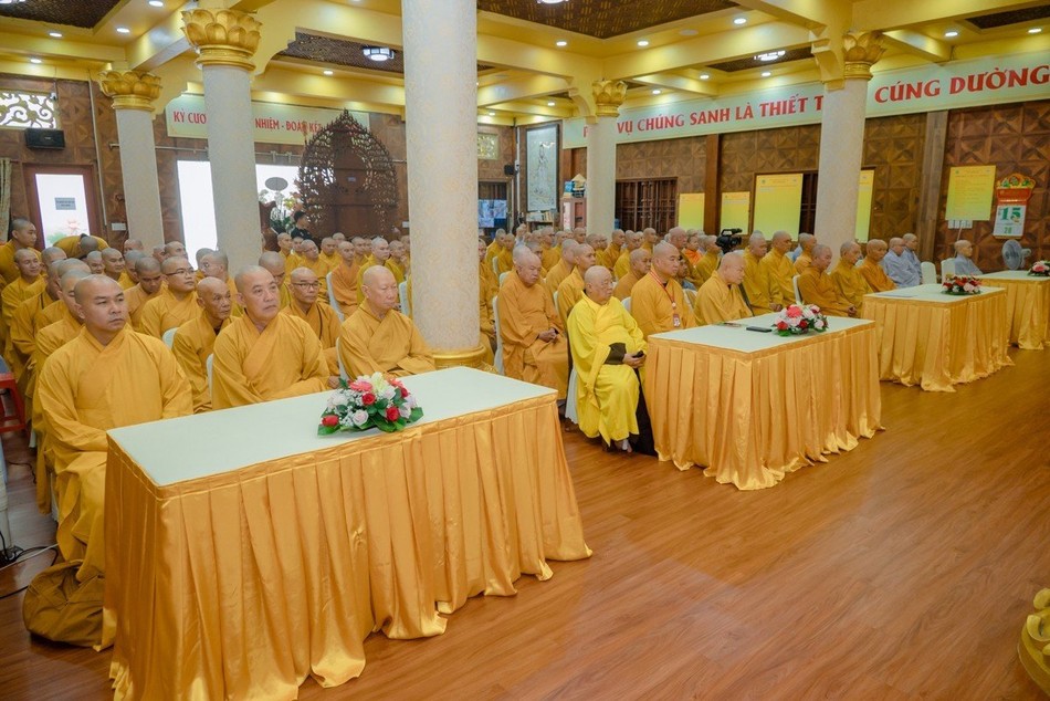 Chư Tăng Ni Phật giáo quận thính pháp Chư Tăng Ni Phật giáo quận thính pháp