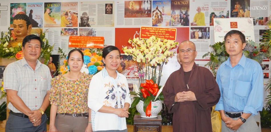 Đoàn UBMTTQVN TP.Thủ Đức thăm và chúc mừng Báo Giác Ngộ nhân ngày Báo chí, 21-6