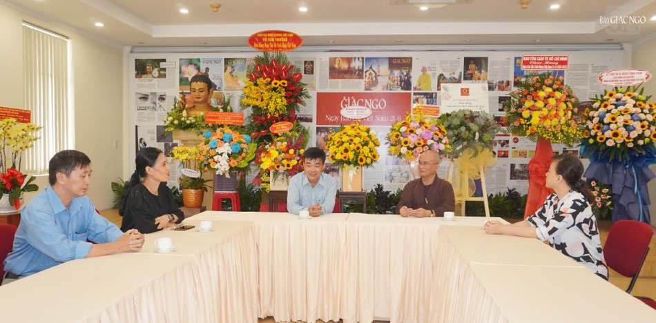 Đoàn Ban Tôn giáo TP.HCM thăm chúc mừng kỷ niệm Ngày Báo chí