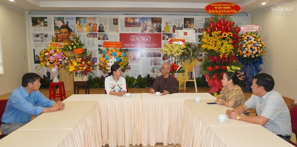 Thượng tọa Thích Chúc Phú tiếp đoàn UBMTTQVN TP.Thủ Đức