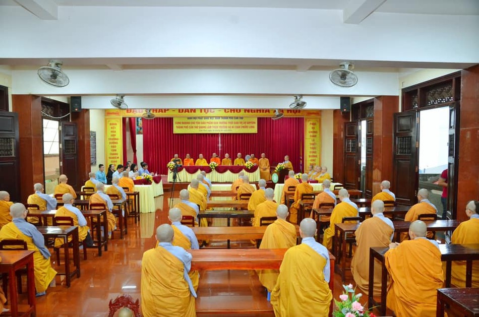 Đoàn Ban Thường trực Ban Trị sự GHPGVN TP.Cần Thơ cùng đại diện chính quyền thăm và tặng quà đến các trường hạ tại TP.Cần Thơ trong khóa An cư kiết hạ Phật lịch 2567 Đoàn Ban Thường trực Ban Trị sự GHPGVN TP.Cần Thơ cùng đại diện chính quyền thăm và tặng quà đến các trường hạ tại TP.Cần Thơ trong khóa An cư kiết hạ Phật lịch 2567