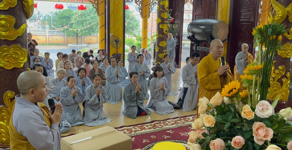 Đạo tràng chùa Minh Giác cúng dường trường hạ Đạo tràng chùa Minh Giác cúng dường trường hạ