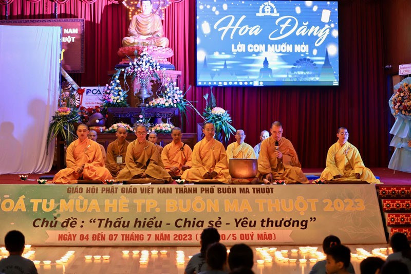 Đêm hoa đăng "Lời con muốn nói" Đêm hoa đăng "Lời con muốn nói"