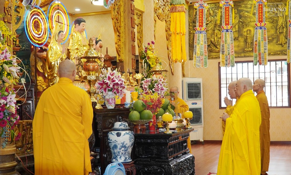 Ban Chức sự trường hạ chùa Minh Đạo gồm: Hòa thượng Thích Thiện Nhơn, Chủ tịch Hội đồng Trị sự, Thiền chủ kiêm Giám luật trường hạ; Hòa thượng Thích Thiện Đức, Phó thiền chủ; Thượng tọa Thích Phước Nghiêm, Phó thiền chủ; Đại đức Thích Minh Ân, Hóa chủ trường hạ… Ban Chức sự trường hạ chùa Minh Đạo gồm: Hòa thượng Thích Thiện Nhơn, Chủ tịch Hội đồng Trị sự, Thiền chủ kiêm Giám luật trường hạ; Hòa thượng Thích Thiện Đức, Phó thiền chủ; Thượng tọa Thích Phước Nghiêm, Phó thiền chủ; Đại đức Thích Minh Ân, Hóa chủ trường hạ…