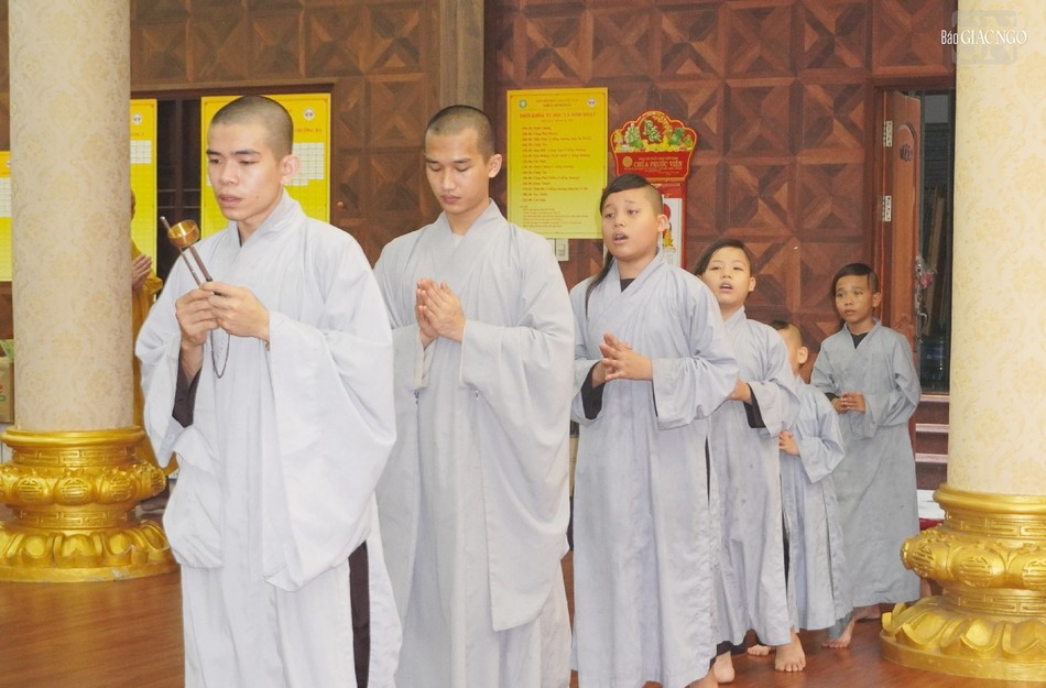 Các chú Sa-di trong thời kinh hành Các chú Sa-di trong thời kinh hành