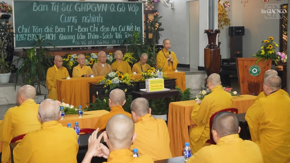 Thượng tọa Thích Quang Thạnh phát biểu tại buổi thăm và cúng dường trường hạ