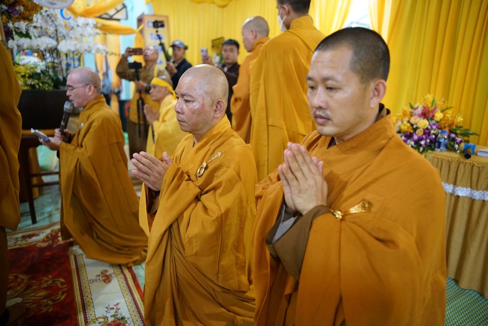 Môn đồ đệ tử thành kính tri ân