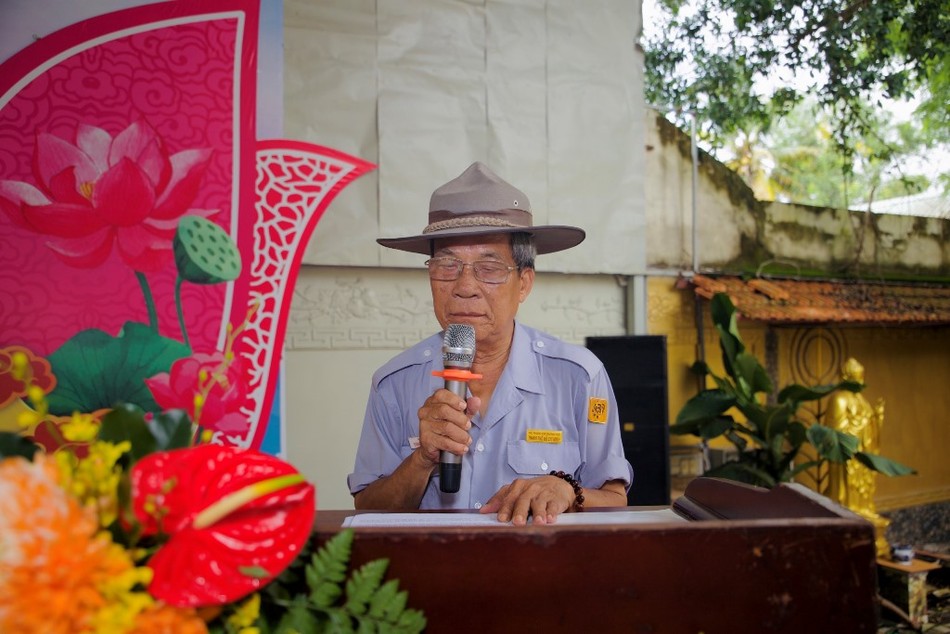 Huynh trưởng Minh Thao - Đặng Hữu Trí phát biểu khai mạc Huynh trưởng Minh Thao - Đặng Hữu Trí phát biểu khai mạc